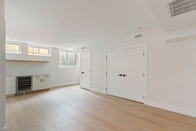 60 Franklin St 3, Somerville, MA 02145