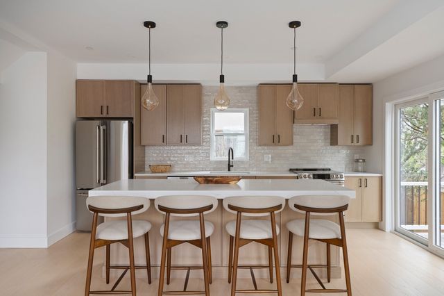 60 Franklin St 3, Somerville, MA 02145