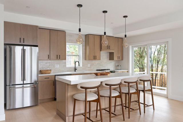 60 Franklin St 3, Somerville, MA 02145