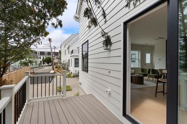 60 Franklin St 3, Somerville, MA 02145