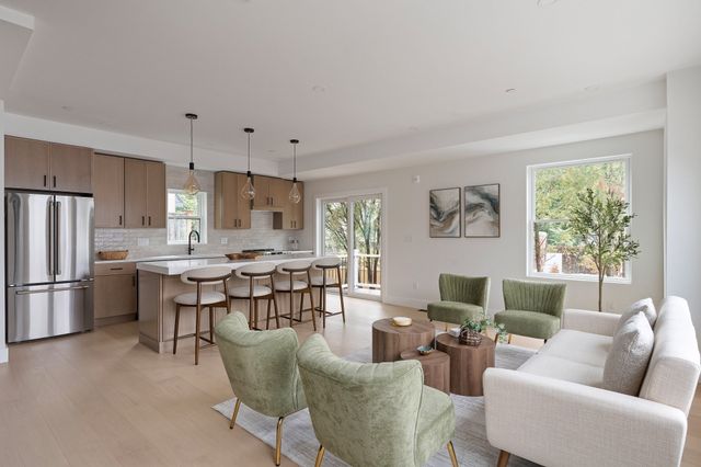 60 Franklin St 3, Somerville, MA 02145