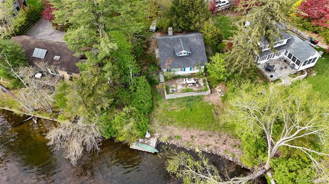 8 Hoyt Street, South Salem, NY 10590