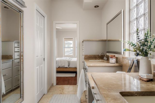 4822 Twin Valley DR, Austin, TX 78731