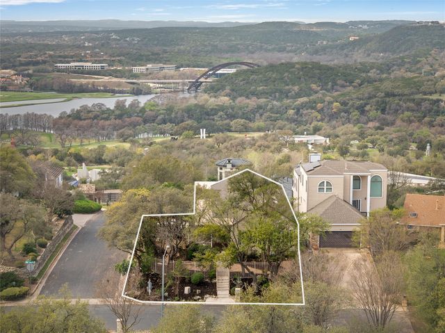 4822 Twin Valley DR, Austin, TX 78731