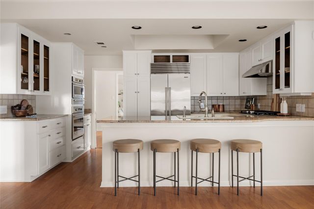 4822 Twin Valley DR, Austin, TX 78731