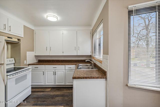 2140 Wyndhurst Road, Toledo, OH 43607