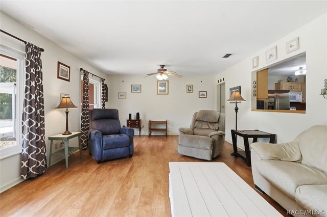 8215 E Floral Park Drive, Floral City, FL 34436