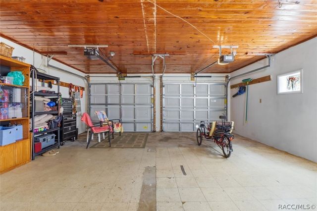 8215 E Floral Park Drive, Floral City, FL 34436