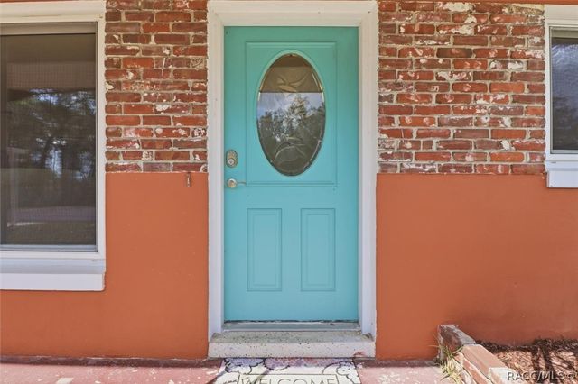 8215 E Floral Park Drive, Floral City, FL 34436