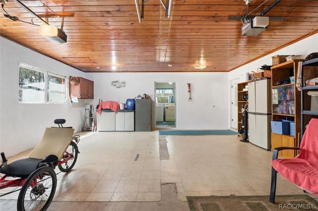 8215 E Floral Park Drive, Floral City, FL 34436