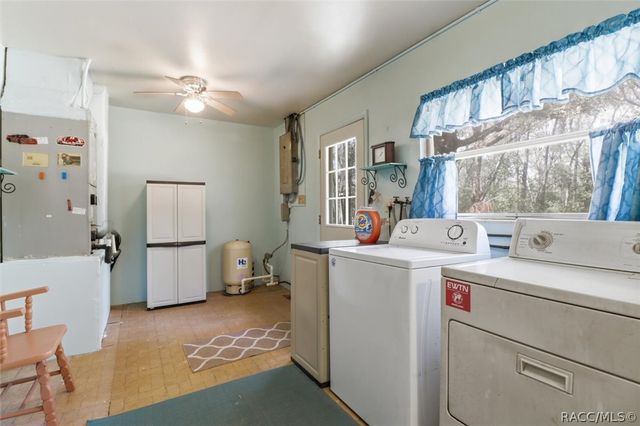 8215 E Floral Park Drive, Floral City, FL 34436