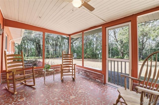 8215 E Floral Park Drive, Floral City, FL 34436