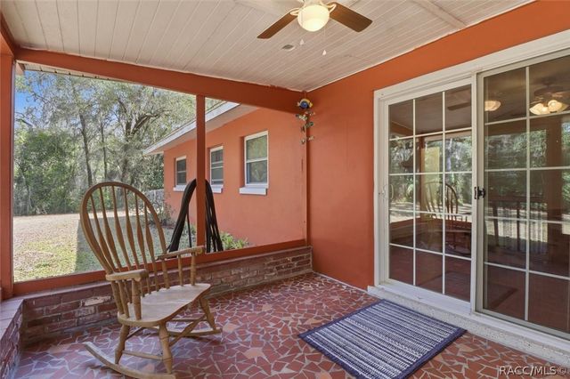 8215 E Floral Park Drive, Floral City, FL 34436