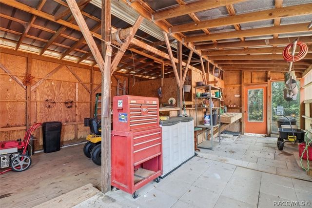 8215 E Floral Park Drive, Floral City, FL 34436