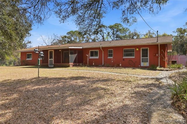 8215 E Floral Park Drive, Floral City, FL 34436