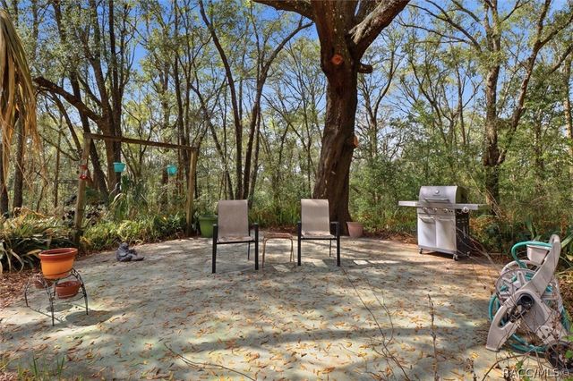 8215 E Floral Park Drive, Floral City, FL 34436