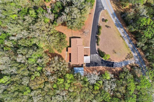 8215 E Floral Park Drive, Floral City, FL 34436