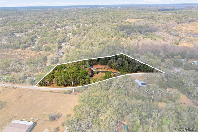 8215 E Floral Park Drive, Floral City, FL 34436