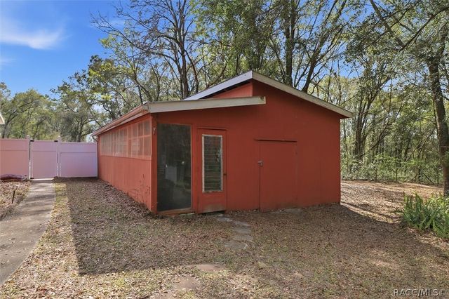 8215 E Floral Park Drive, Floral City, FL 34436