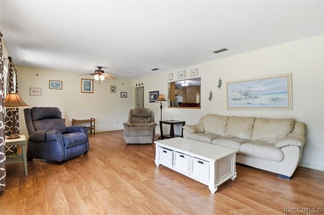 8215 E Floral Park Drive, Floral City, FL 34436