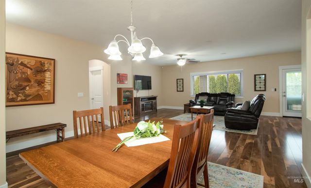 1003 Overland Trail St, Middleton, ID 83644