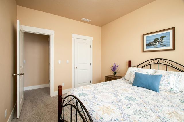 1003 Overland Trail St, Middleton, ID 83644