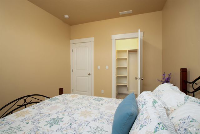 1003 Overland Trail St, Middleton, ID 83644