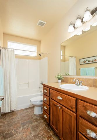 1003 Overland Trail St, Middleton, ID 83644