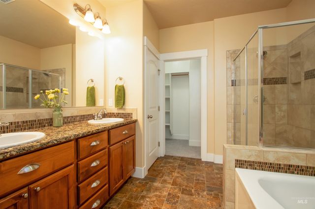 1003 Overland Trail St, Middleton, ID 83644