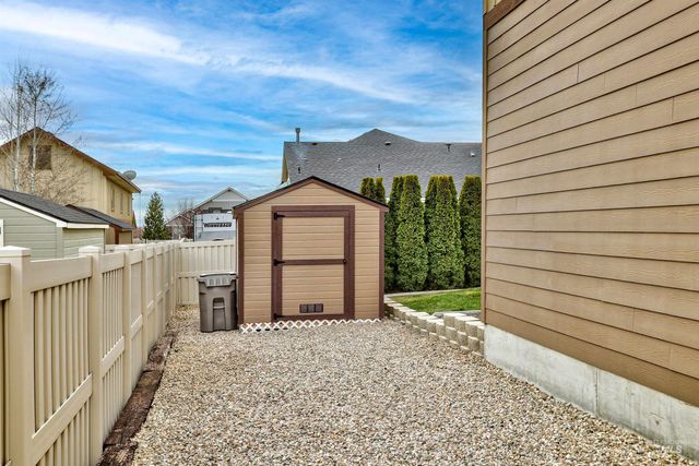 1003 Overland Trail St, Middleton, ID 83644