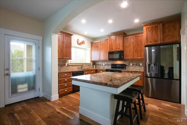 1003 Overland Trail St, Middleton, ID 83644