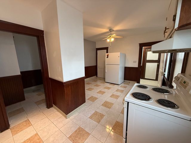 29 Brown 1, Methuen, MA 01844