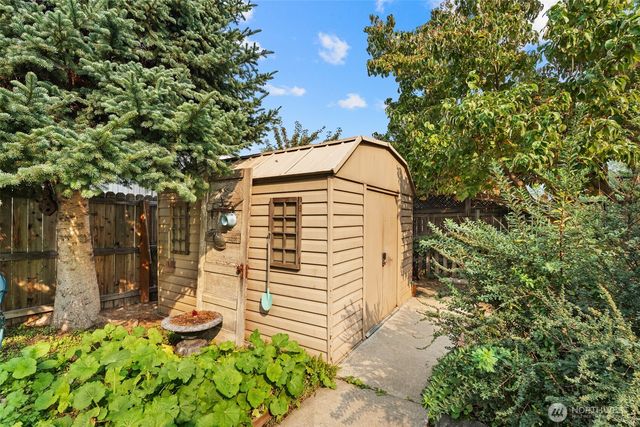 9 N Elliott Avenue, Wenatchee, WA 98801