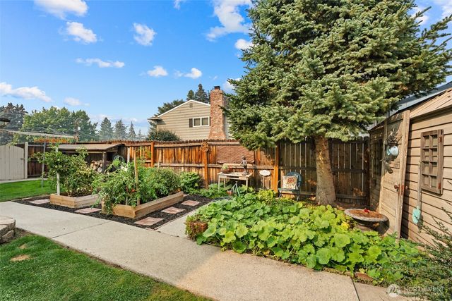 9 N Elliott Avenue, Wenatchee, WA 98801