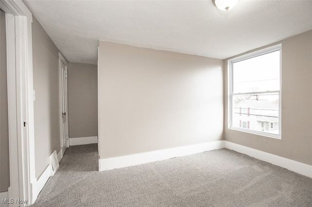 144 19th Street NW, Barberton, OH 44203