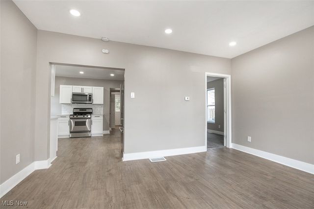 144 19th Street NW, Barberton, OH 44203