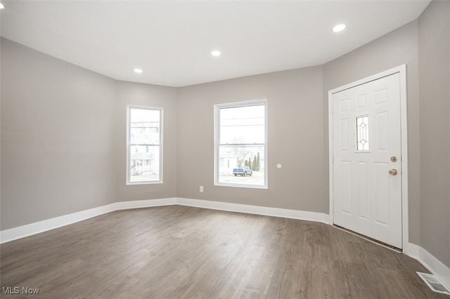 144 19th Street NW, Barberton, OH 44203