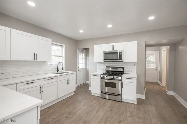 144 19th Street NW, Barberton, OH 44203