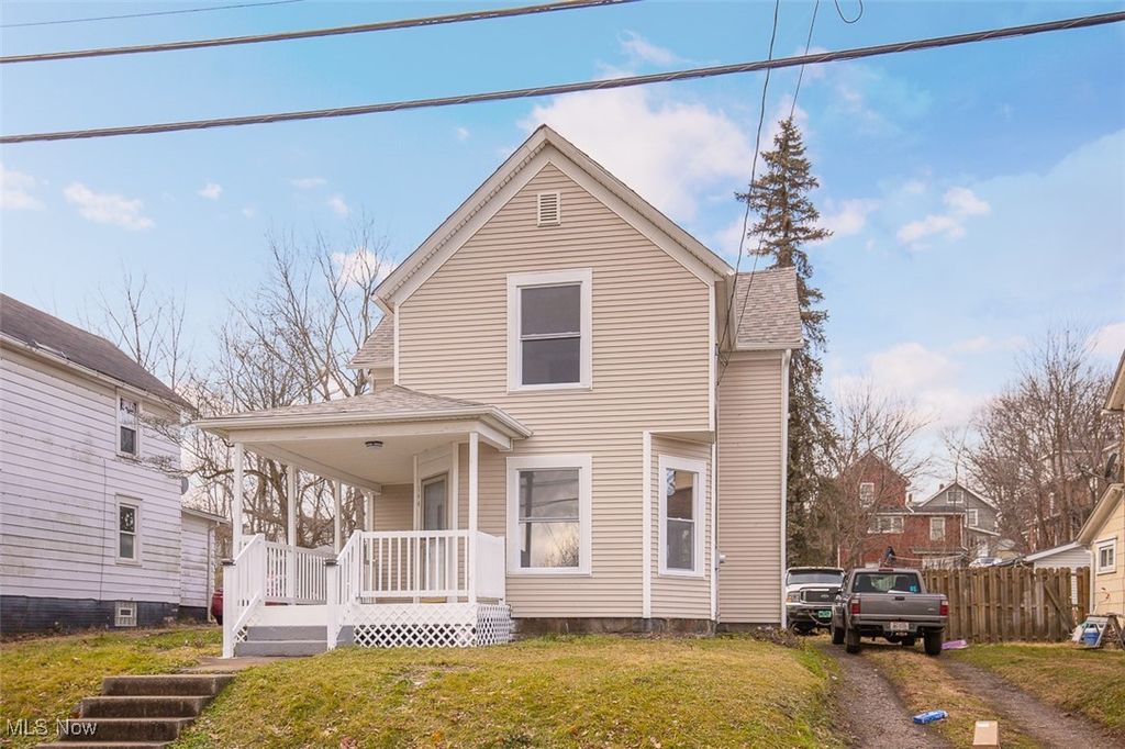 144 19th Street NW, Barberton, OH 44203