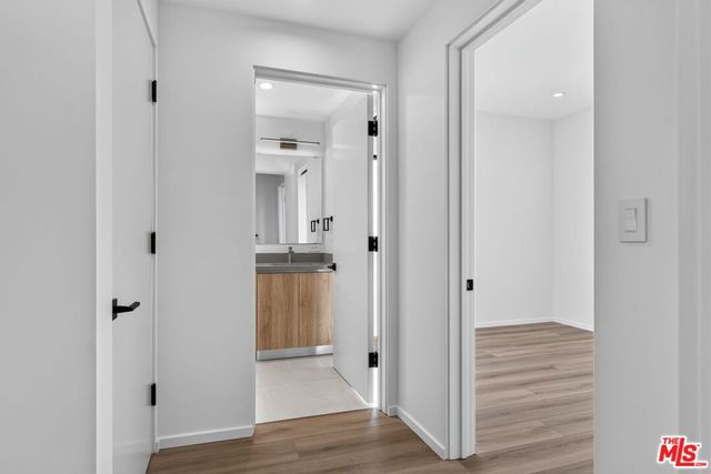 1853 12th Street D, Santa Monica, CA 90404