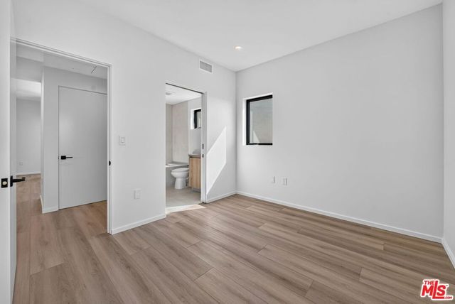 1853 12th Street D, Santa Monica, CA 90404