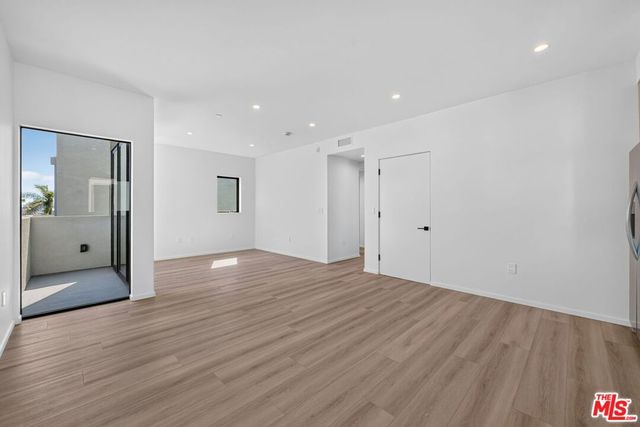 1853 12th Street D, Santa Monica, CA 90404