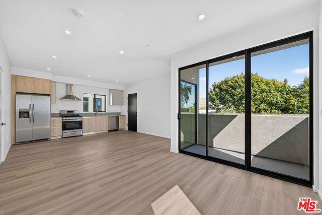 1853 12th Street D, Santa Monica, CA 90404