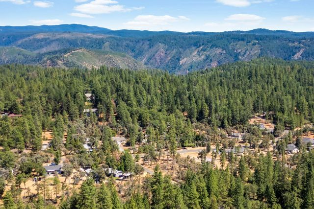 6225 Green Ridge Dr, Foresthill, CA 95631