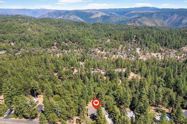 6225 Green Ridge Dr, Foresthill, CA 95631