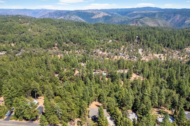 6225 Green Ridge Dr, Foresthill, CA 95631