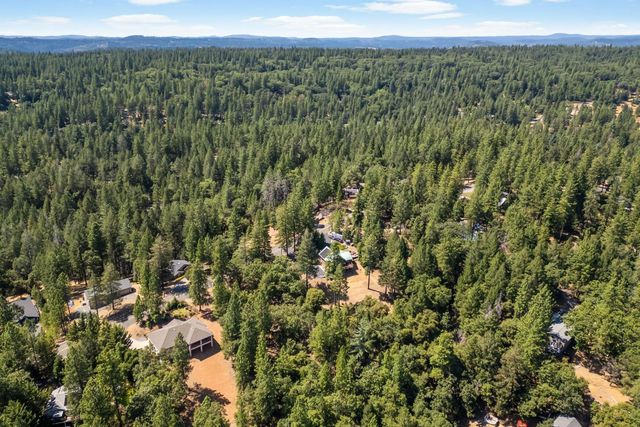 6225 Green Ridge Dr, Foresthill, CA 95631