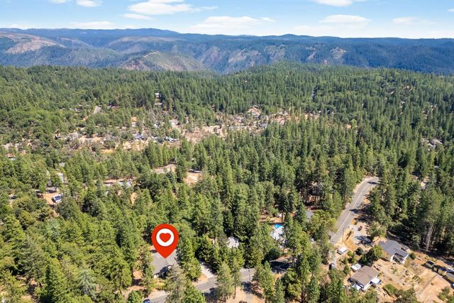 6225 Green Ridge Dr, Foresthill, CA 95631