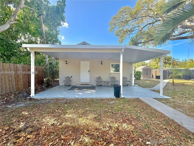 947 NE 149th St, Miami, FL 33161