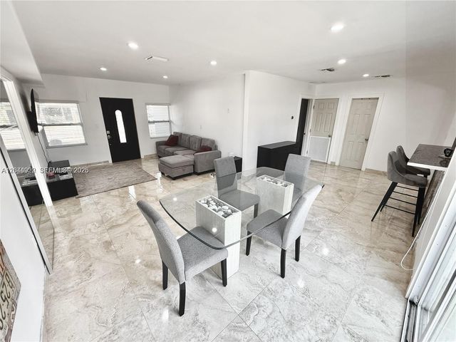 947 NE 149th St, Miami, FL 33161